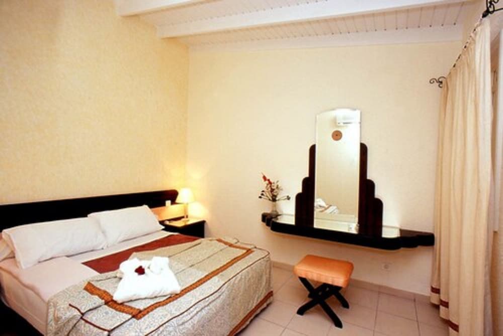 MOULAY YACOUB 8/29