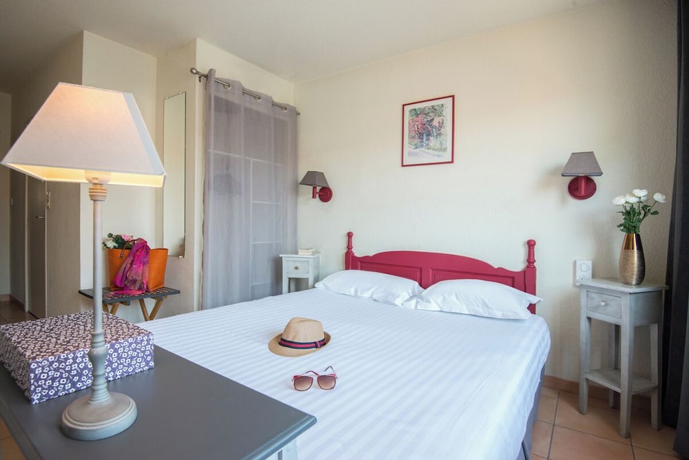 Hotel du Forum 18/50