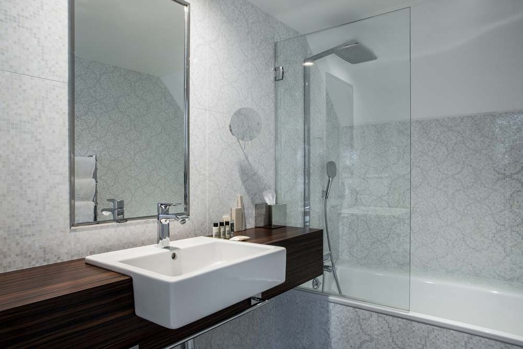 Le Parisis Hotel 33/33