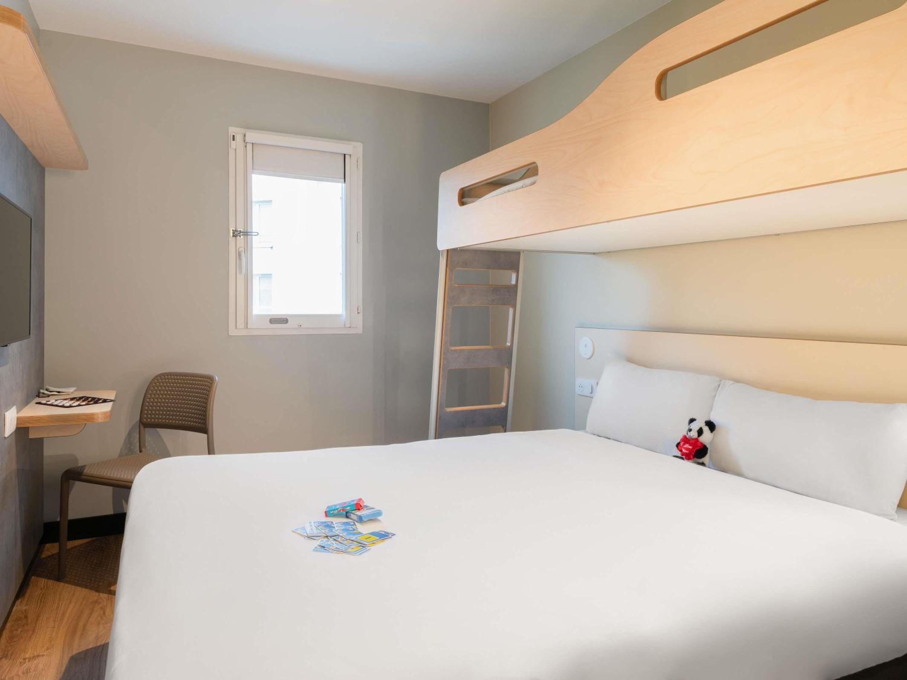 Room, Bunk Bed, Queen Bed