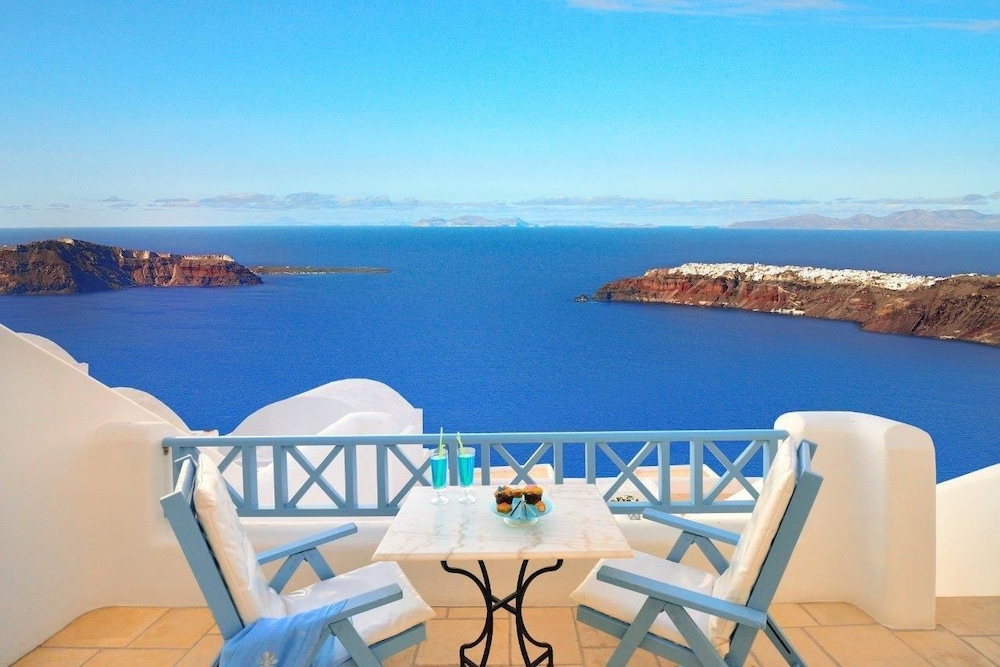 Absolute Bliss Imerovigli Suites 57/63