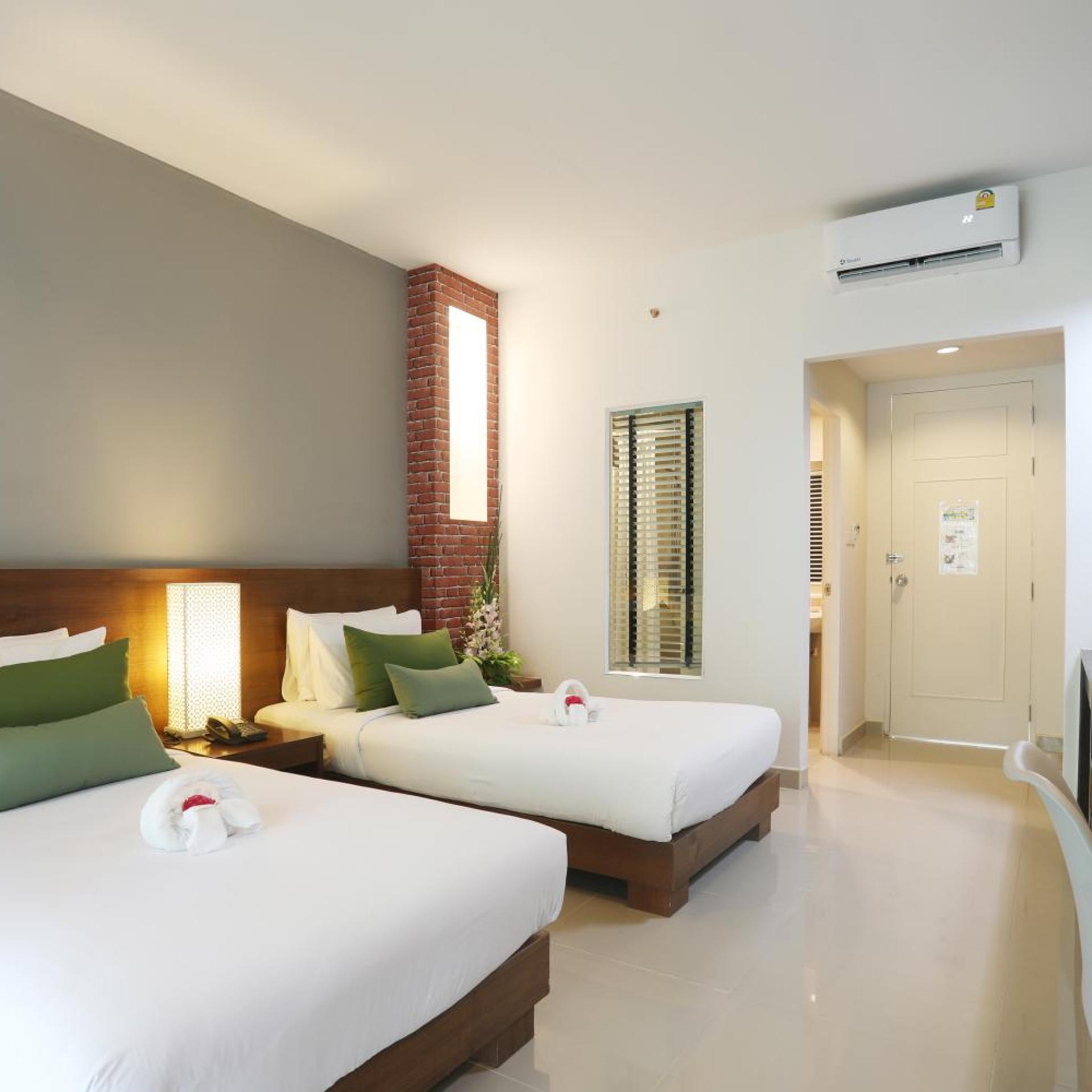Tuana Hotels Brook Pool Access 15/50