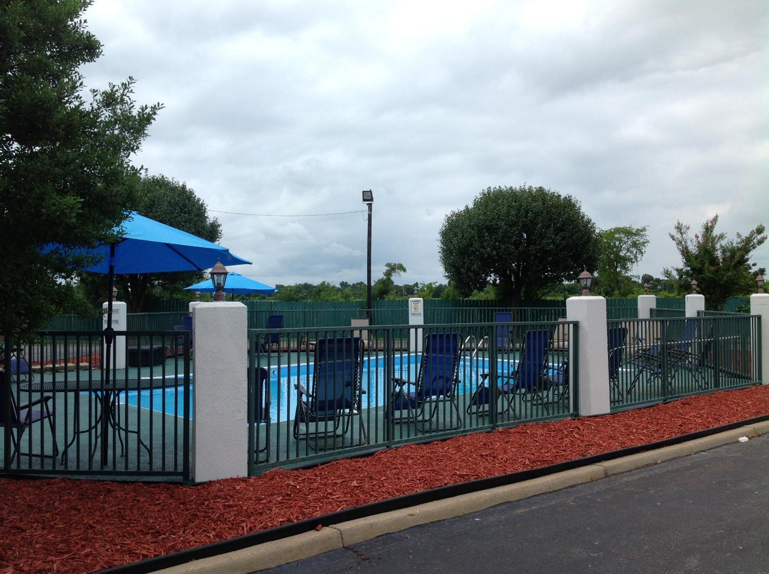 Hallmarc Inn & Suites of West Memphis 4/55