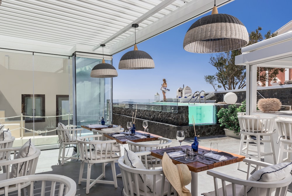 Mythical Blue Luxury Suites 37/50