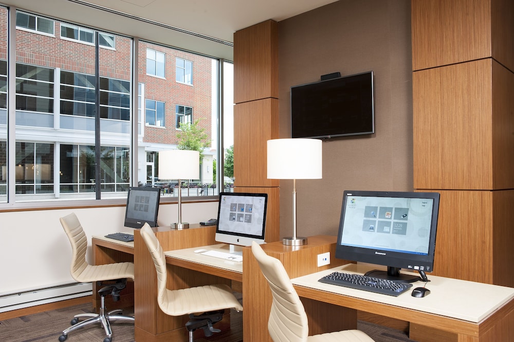Hyatt Place Champaign-Urbana 55/58