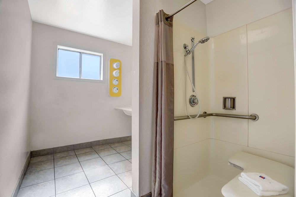 Motel6 Fort Bragg, CA 47/49