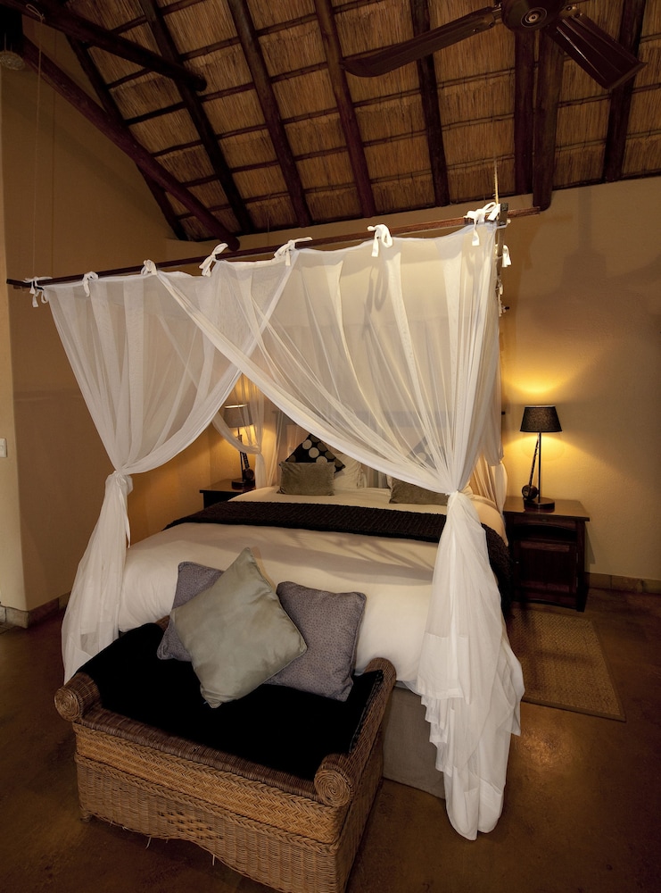 Elephant Plains Game Lodge 5/31