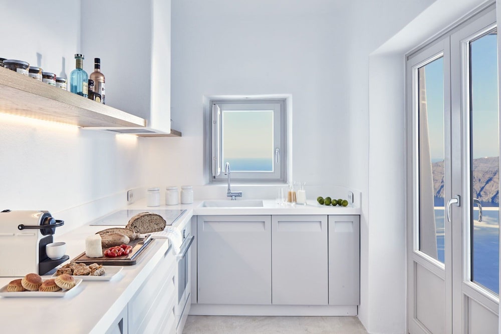 Astra Suites 50/50