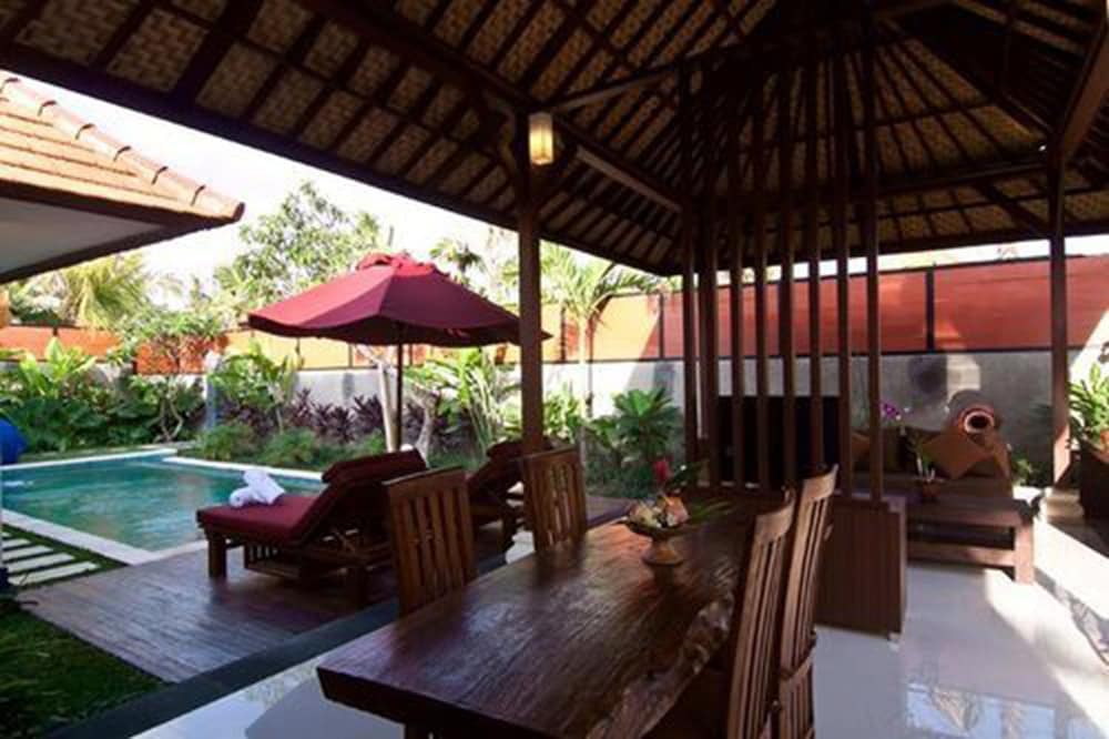 THE AWAN VILLAS 24/44