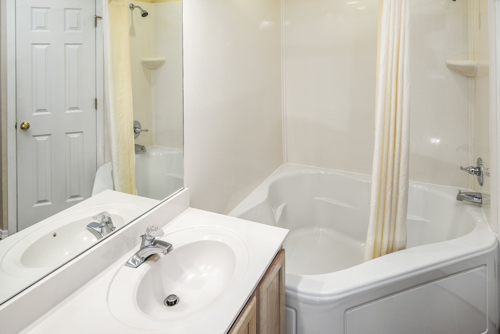 The Suites At Fall Creek 49/49