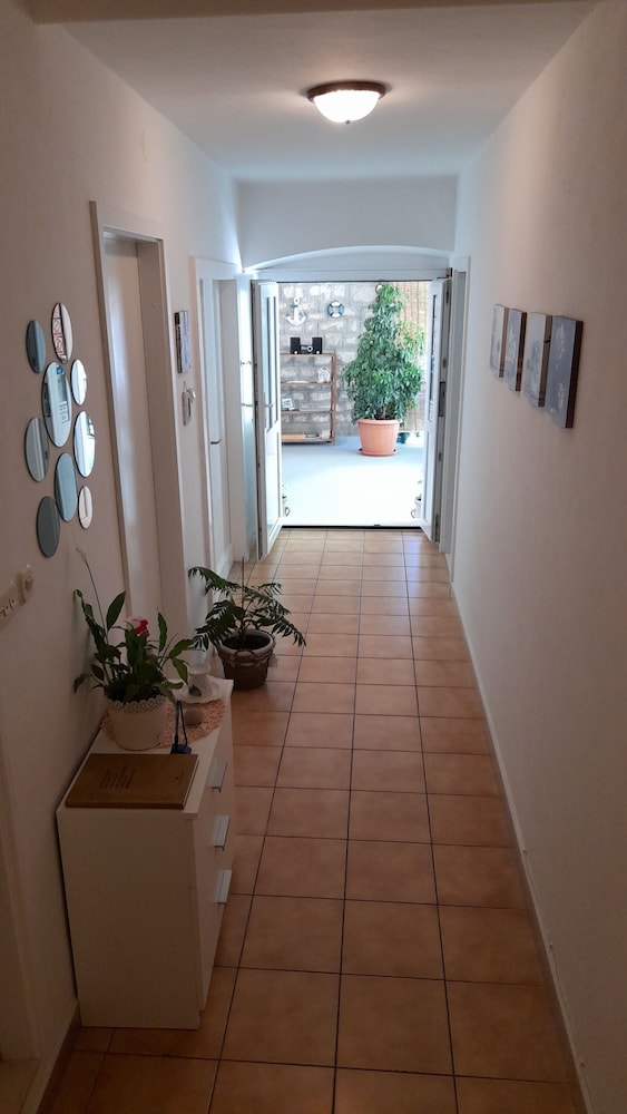Pansion Ivan & Ivana 26/50