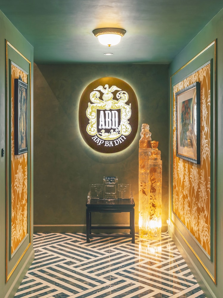 Lan Kwai Fong Hotel 6/54
