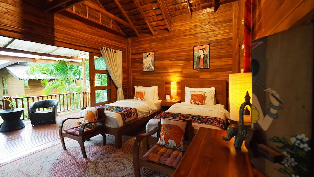 Nan Seasons Boutique Resort 65/81