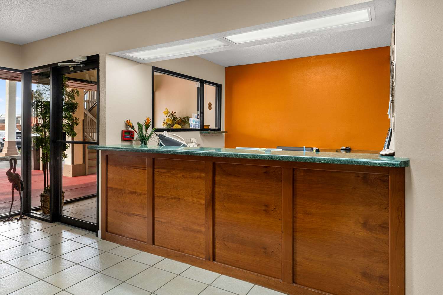 Americas Best Value Inn Montezuma 7/24