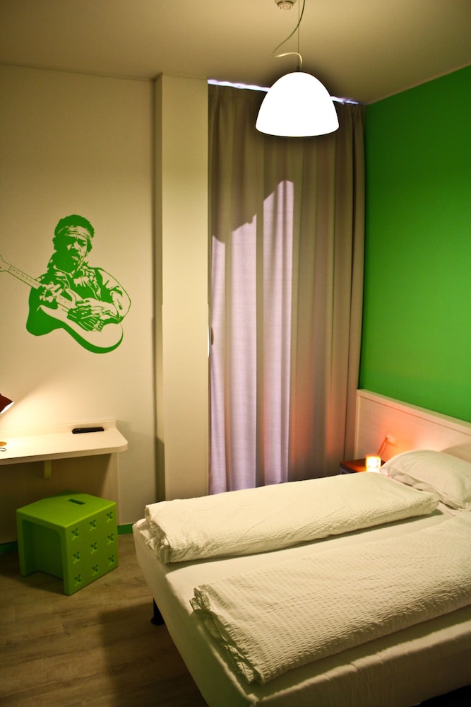 Hotel Nologo 48/72