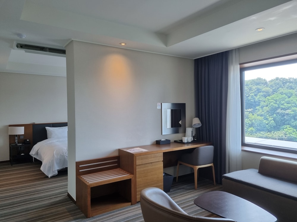 Avon Hotel Gunsan 26/67