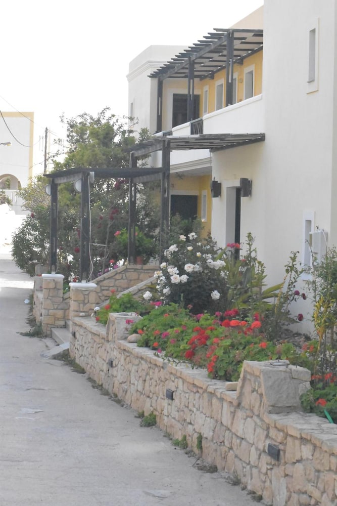 DILINA STUDIOS 36/41