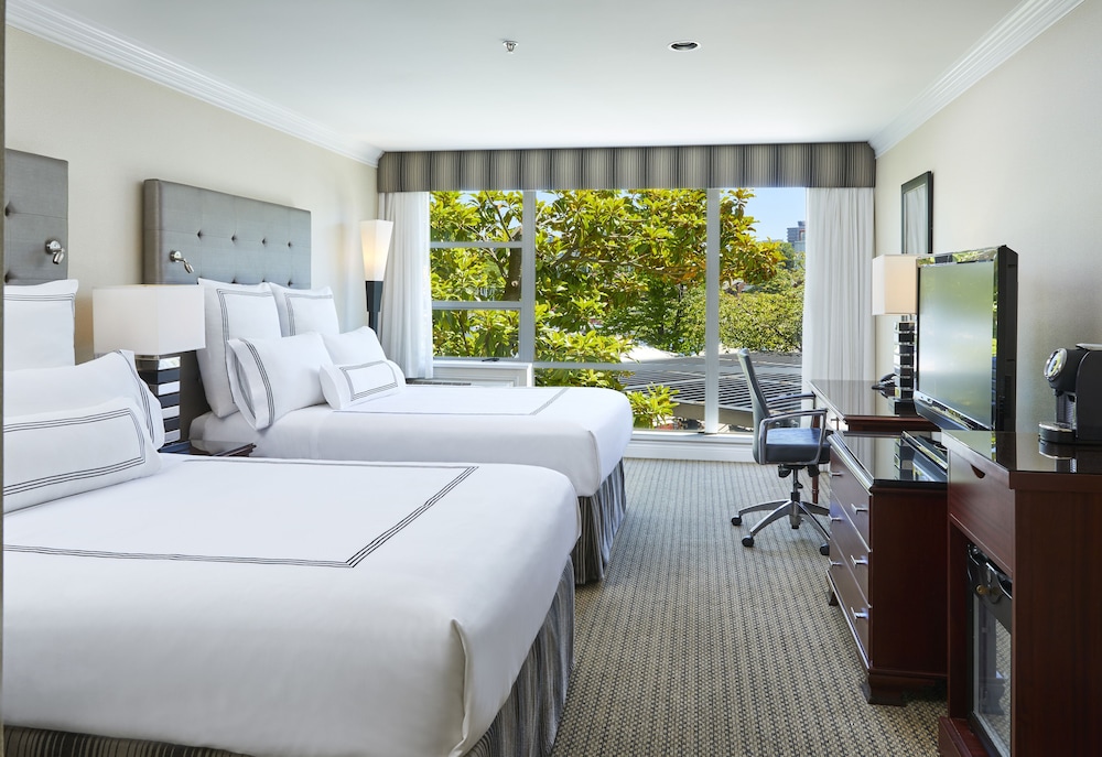 Grand, Island, 2 Double Beds