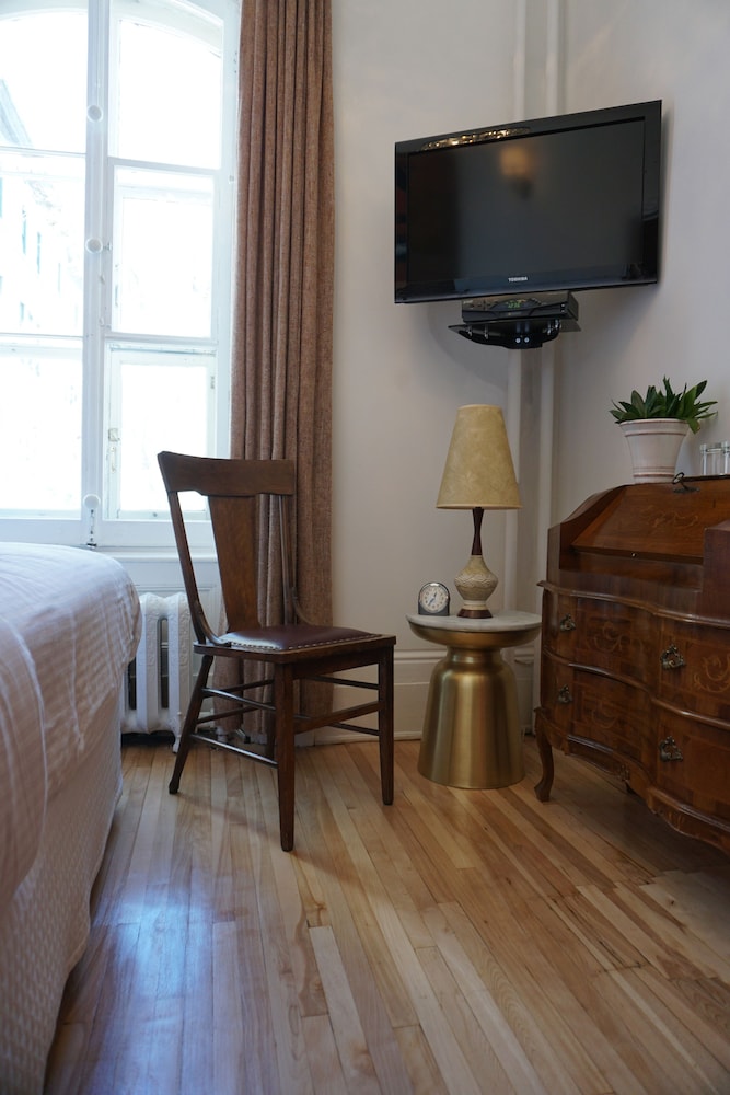 Hotel Marie-Rollet 38/50
