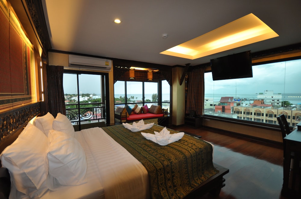 Chalelarn Hotel 10/41