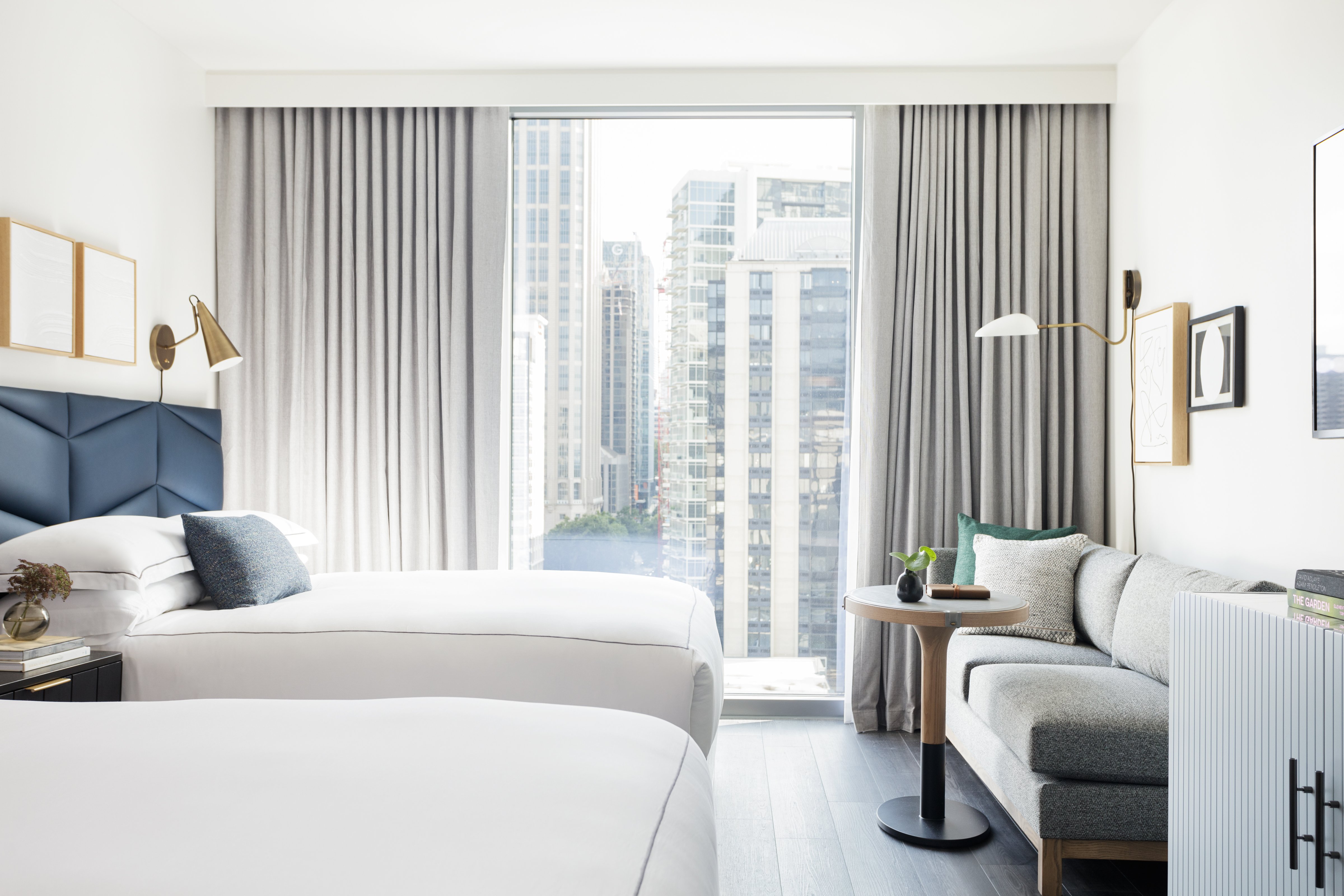 Essential, 2 Queen Beds, City View