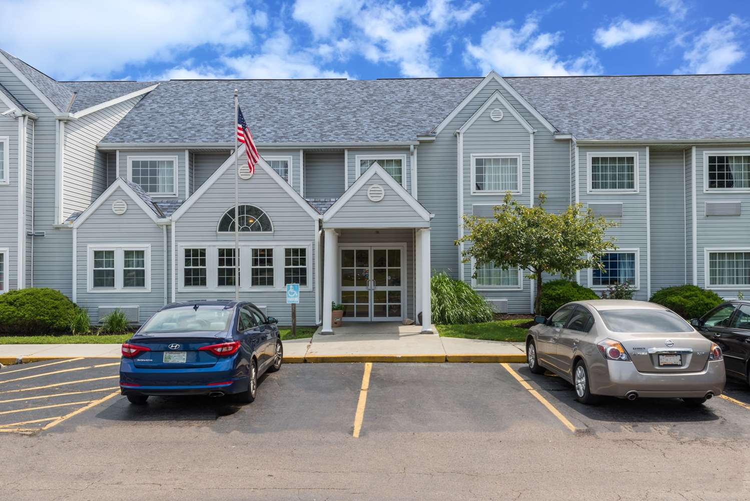 Microtel Inn And Suites Riverside 31/33