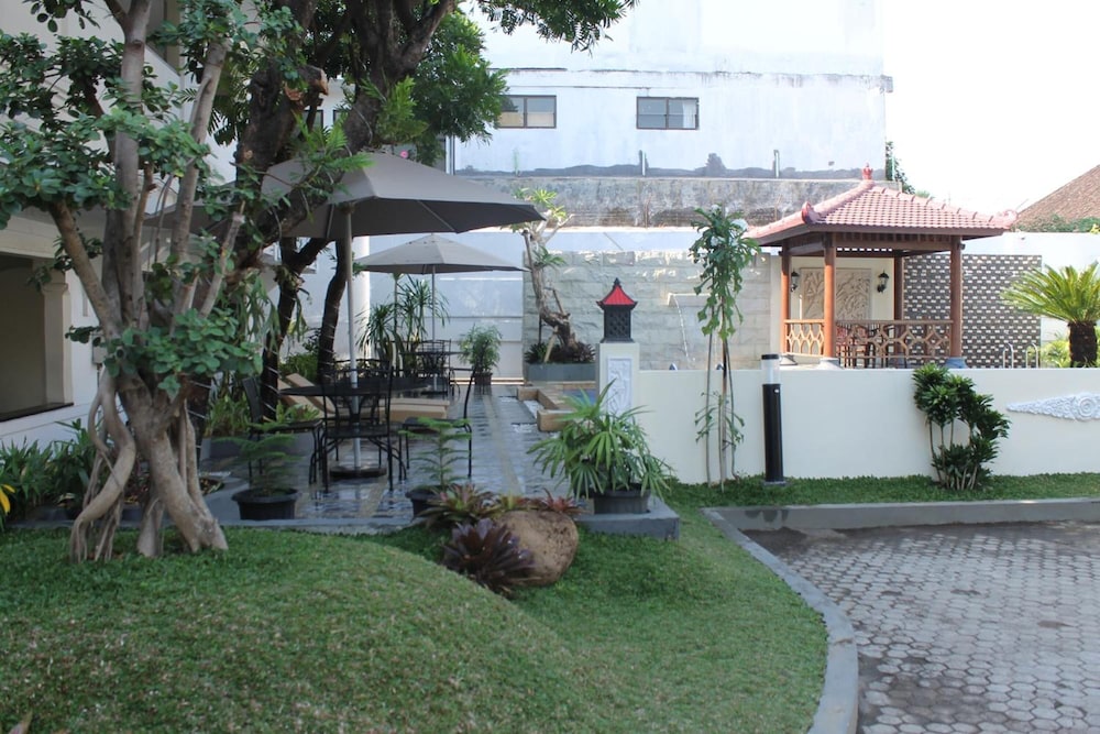 Hotel Pelangi Malang 54/58