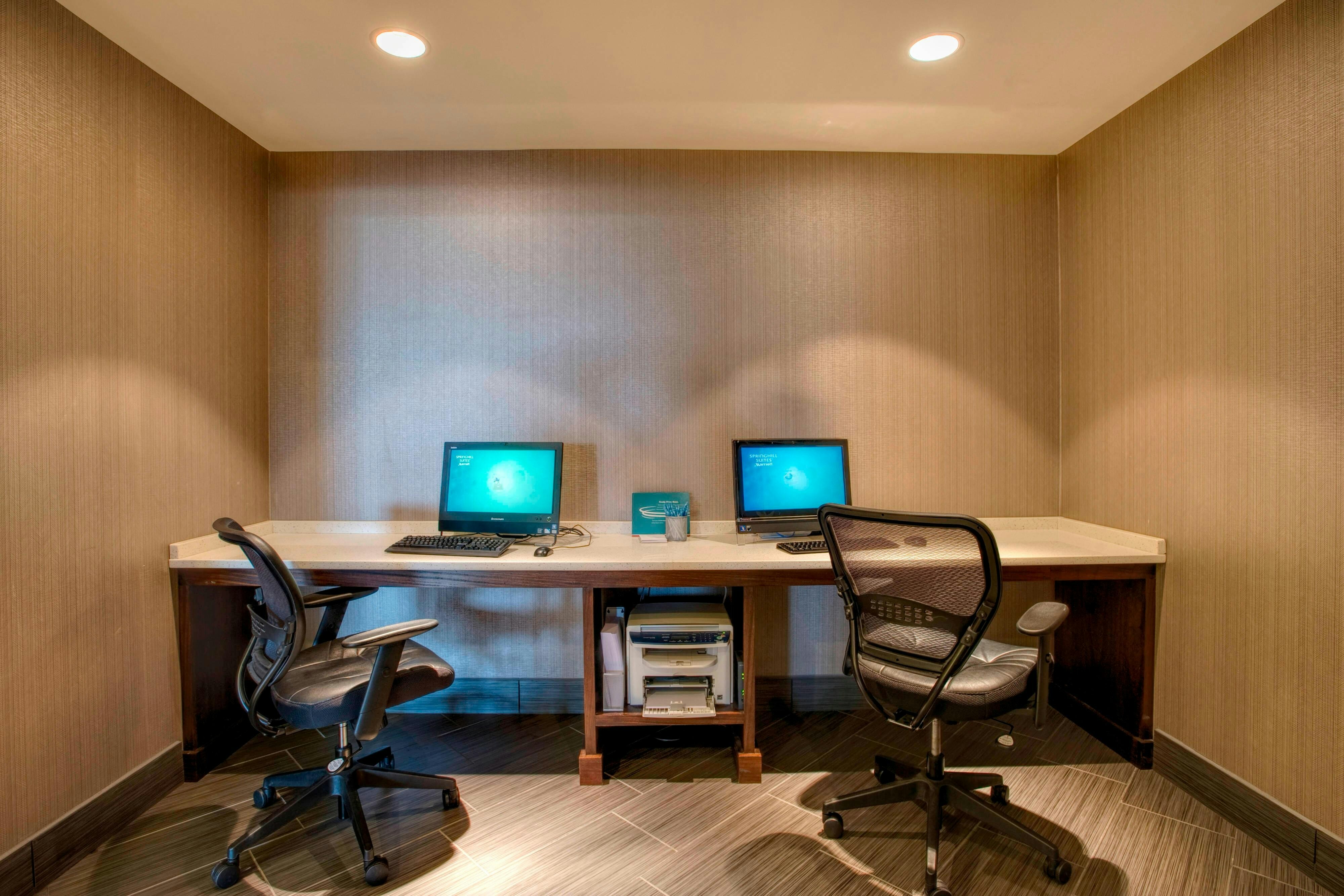 Springhill Suites Lawrence Downtown 23/26