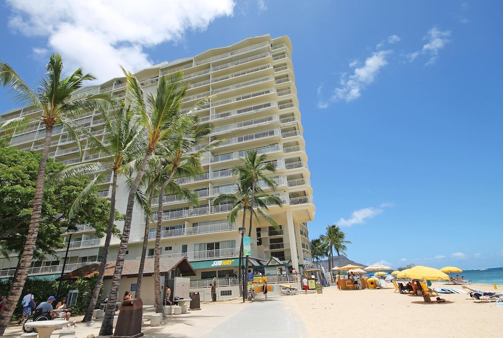 Waikiki Shore by OUTRIGGER 70/81