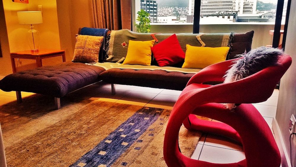 Cape Town Apartment With Balcony 13/28