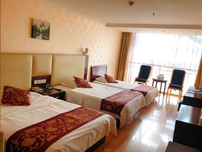 Room, Triple