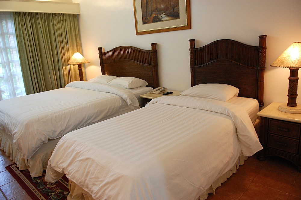 Fort Ilocandia Resort Hotel 13/50