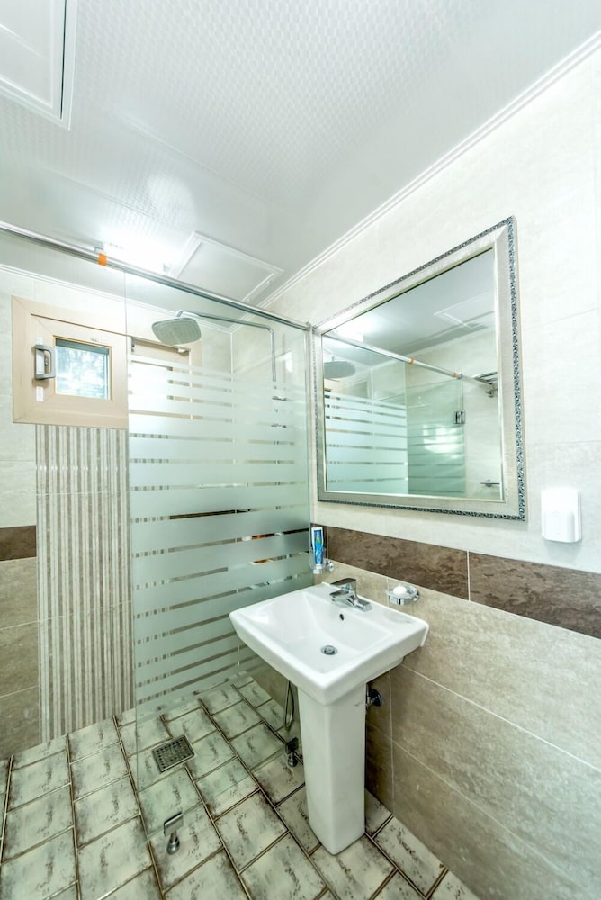 Sea & Wave Pension 42/45