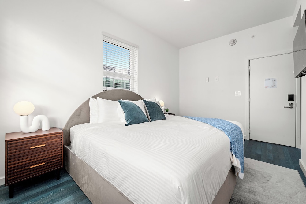 Global Luxury Suites At The Apex Miami 27/50