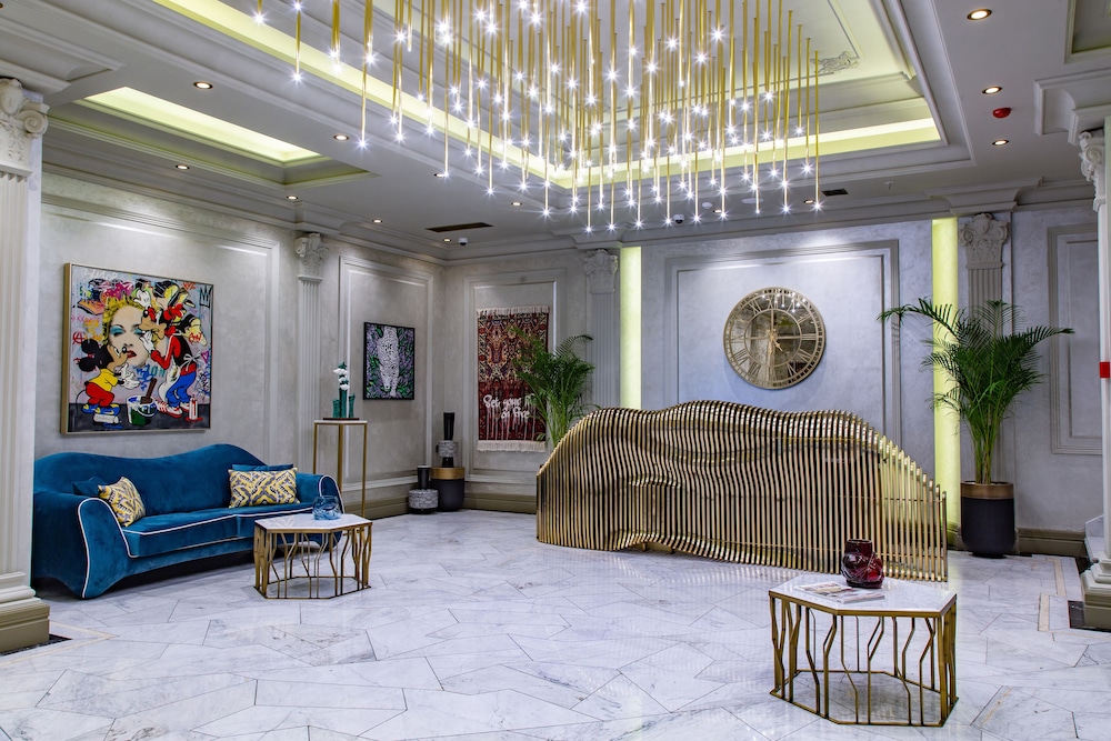 Art Gallery Hotel 35/46