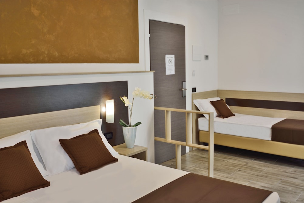 Hotel Luxor Florence 16/76