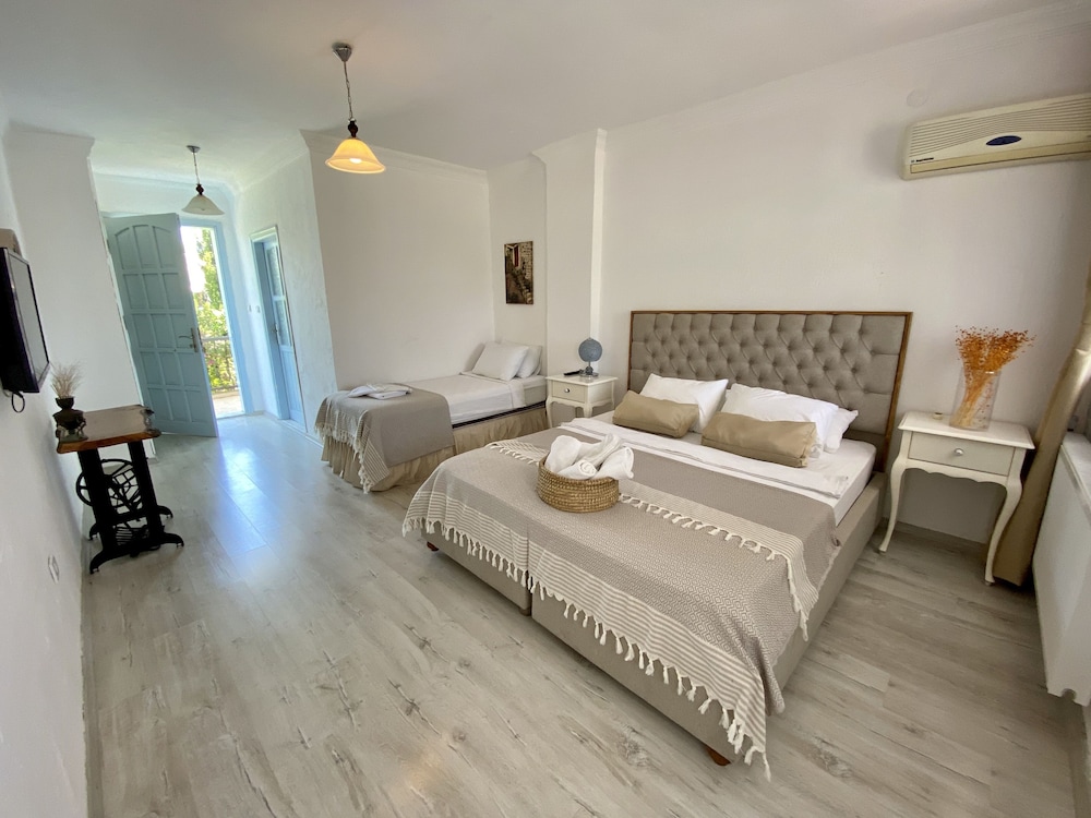 Alasonya Otel Alacati by Lamira 9/31