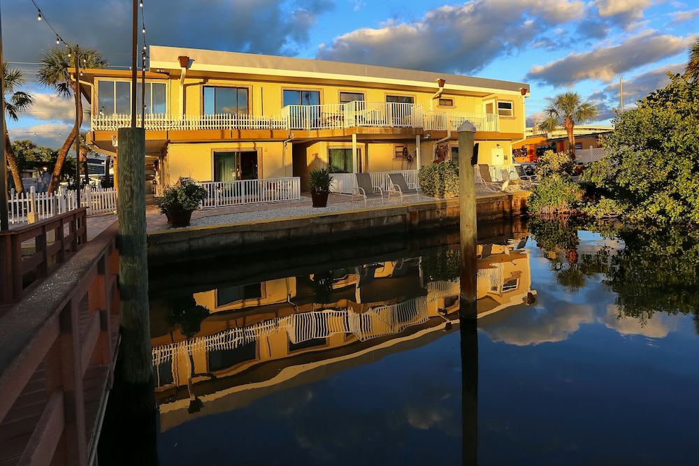 Bayview Plaza Waterfront Resort 6/70