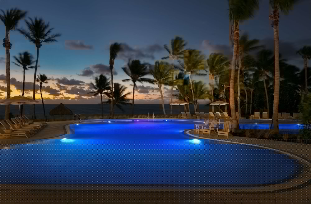 Amara Cay Resort