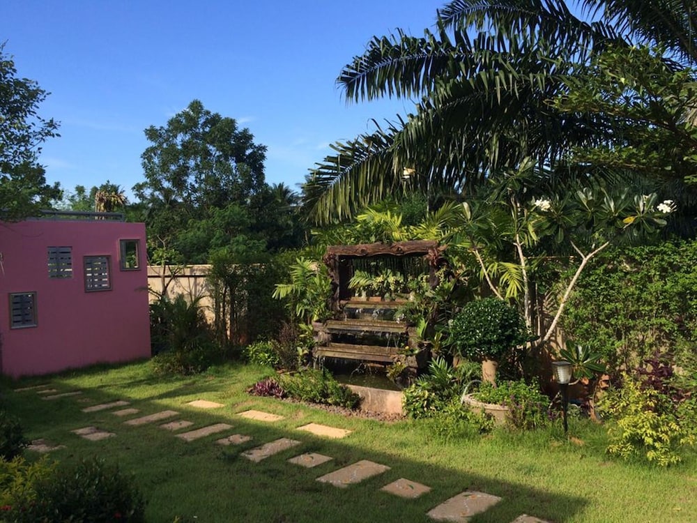 Banana Place Resort 4/45