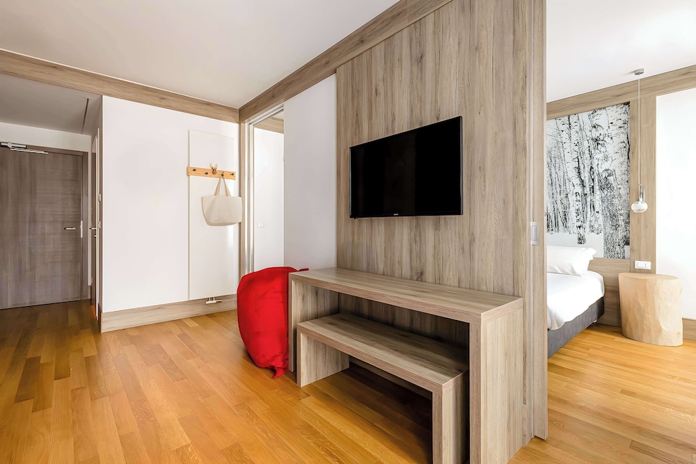 NH Collection Alagna Mirtillo Rosso 34/54