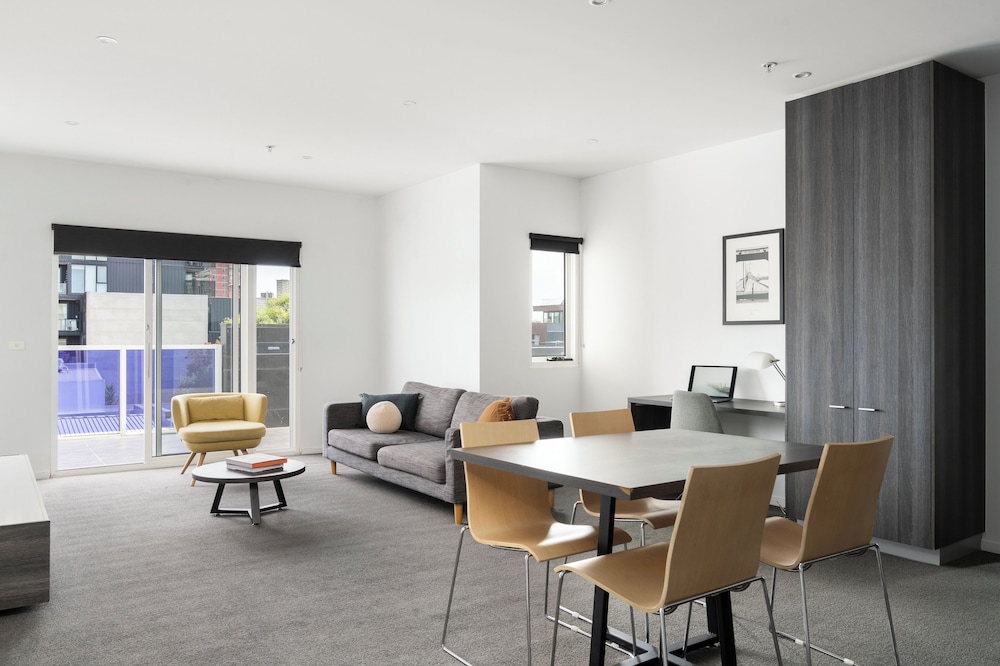 Tyrian Serviced Apartments 33/46