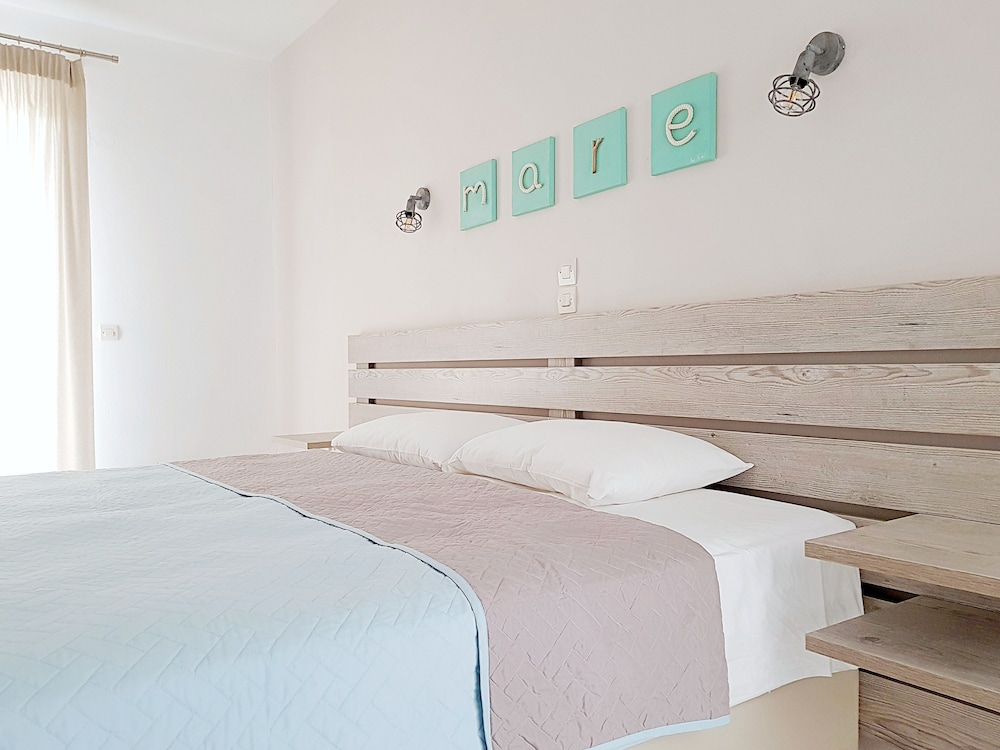 Petros Studios and Suites 38/81