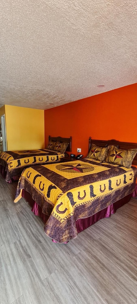 Chaparral Motel 20/57