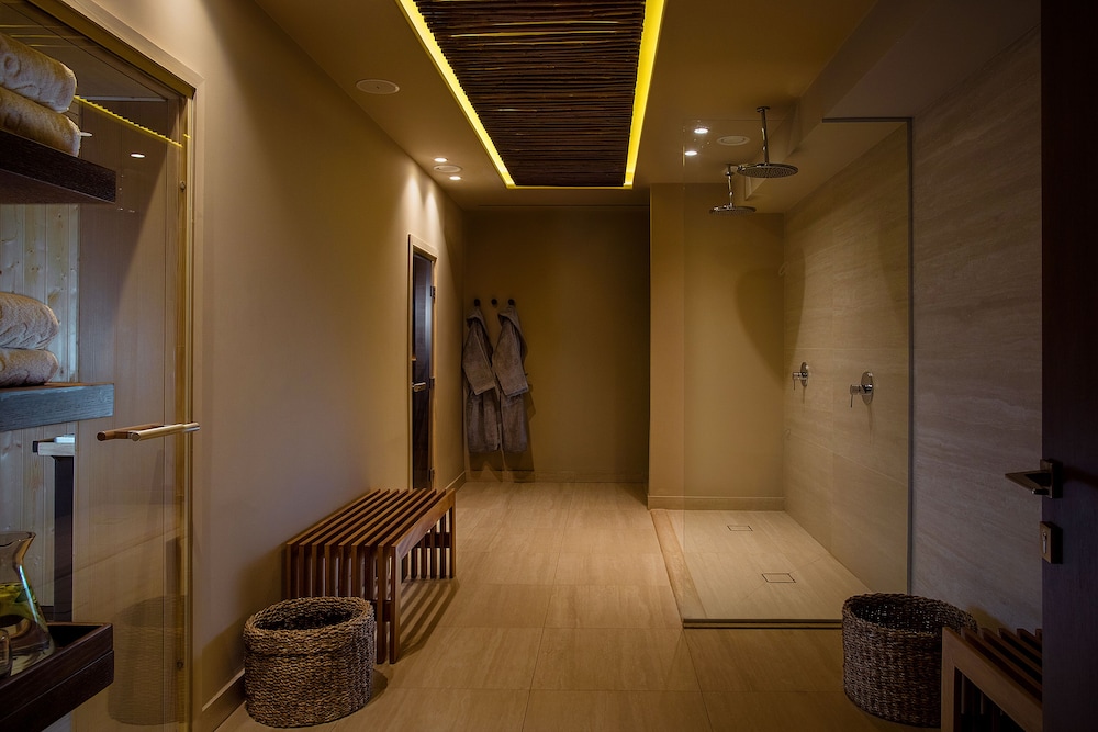 Alion Beach Hotel 34/70
