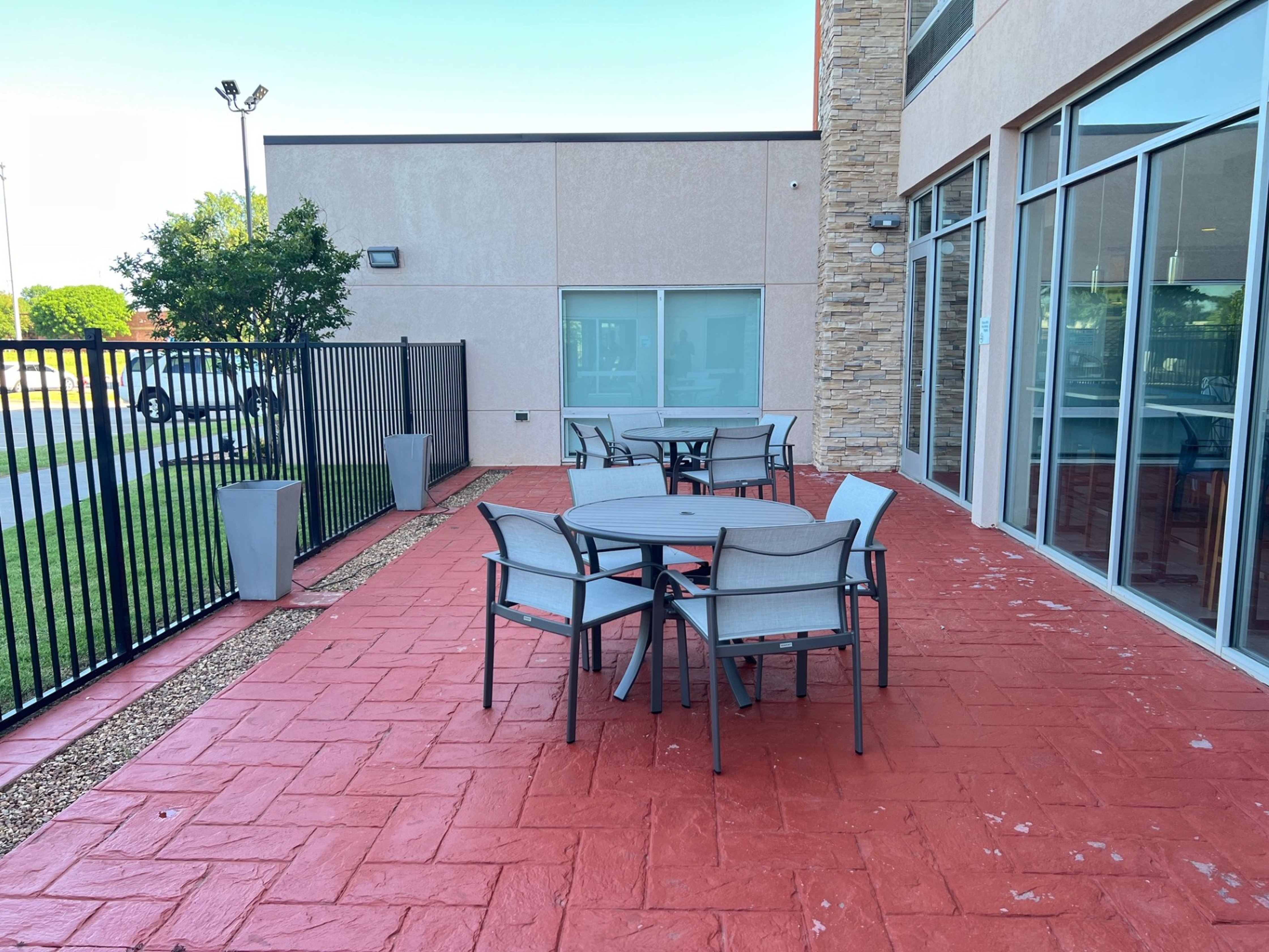 HOLIDAY INN EXPRESS & SUITES MOORE 60/75