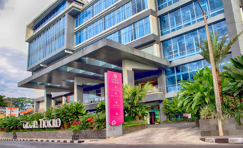 Grand Tjokro Premiere Bandung 54/56