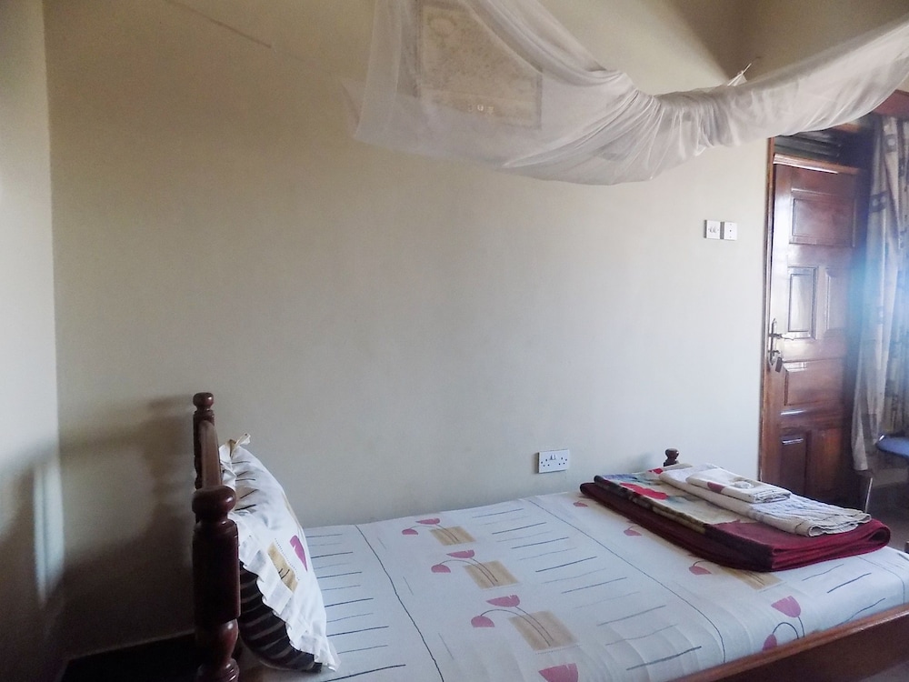Rosama Guest House 12/42