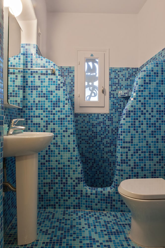 Tinos Aqua Palazzo 69/71
