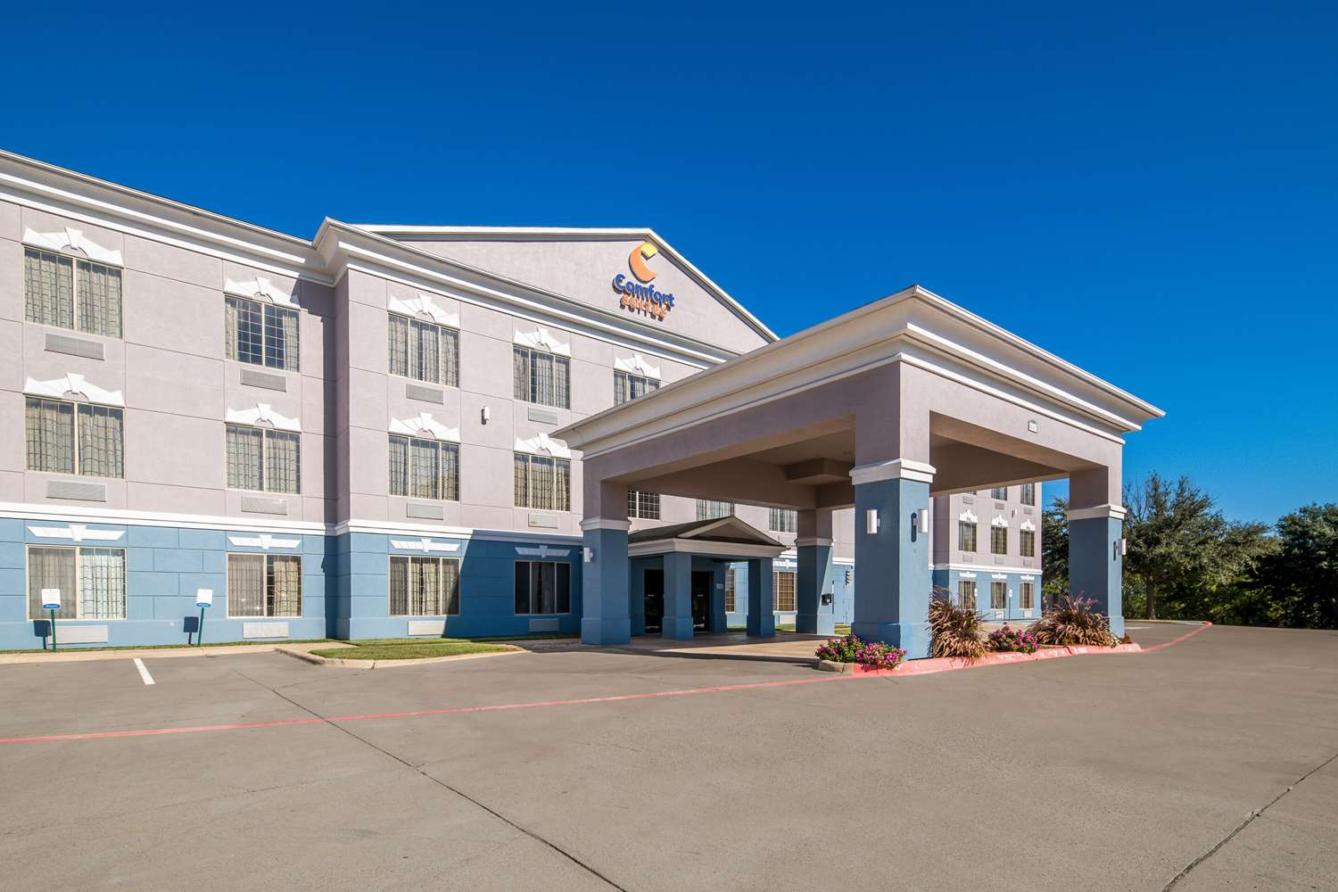 Roanoke Suites 20/24